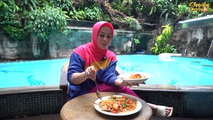 YouTuber penggila pedas