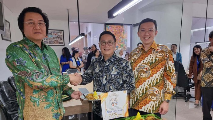 Agrodana Futures Resmikan Kantor Cabang Bandar Lampung Agrodana Futures, Pialang Berjangka meresmikan kantor cabang baru. Kantor itu berada di jalan Jendral Sudirman no 18 AB, Bandar Lampung.