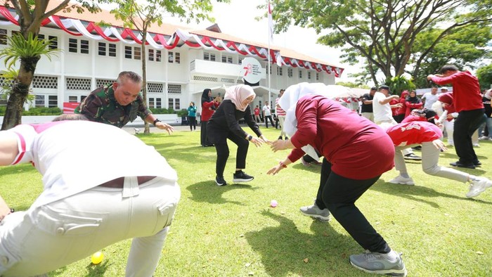 Bupati Ipuk lomba agustusan bersama asn