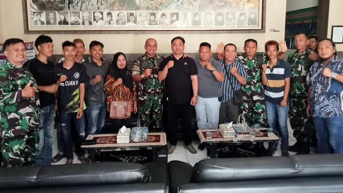 Cekcok anggota TNI AU dan warga di Palembang berakhir damai (dok.Dispen TNI AU)