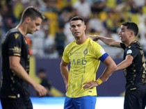 Penampakan Cristiano Ronaldo Pakai Gamis Jalan-jalan di Arab Saudi