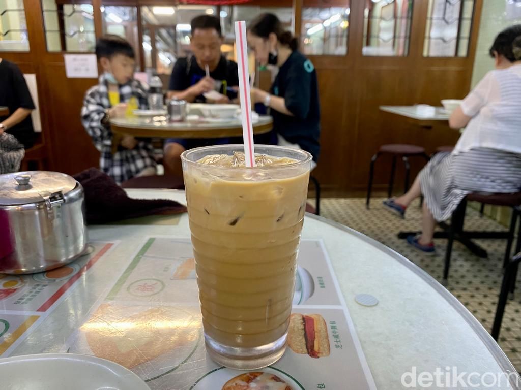 Es Teh Susu dan  French Toast  Legendaris di Kopitiam Tertua di Hong Kong