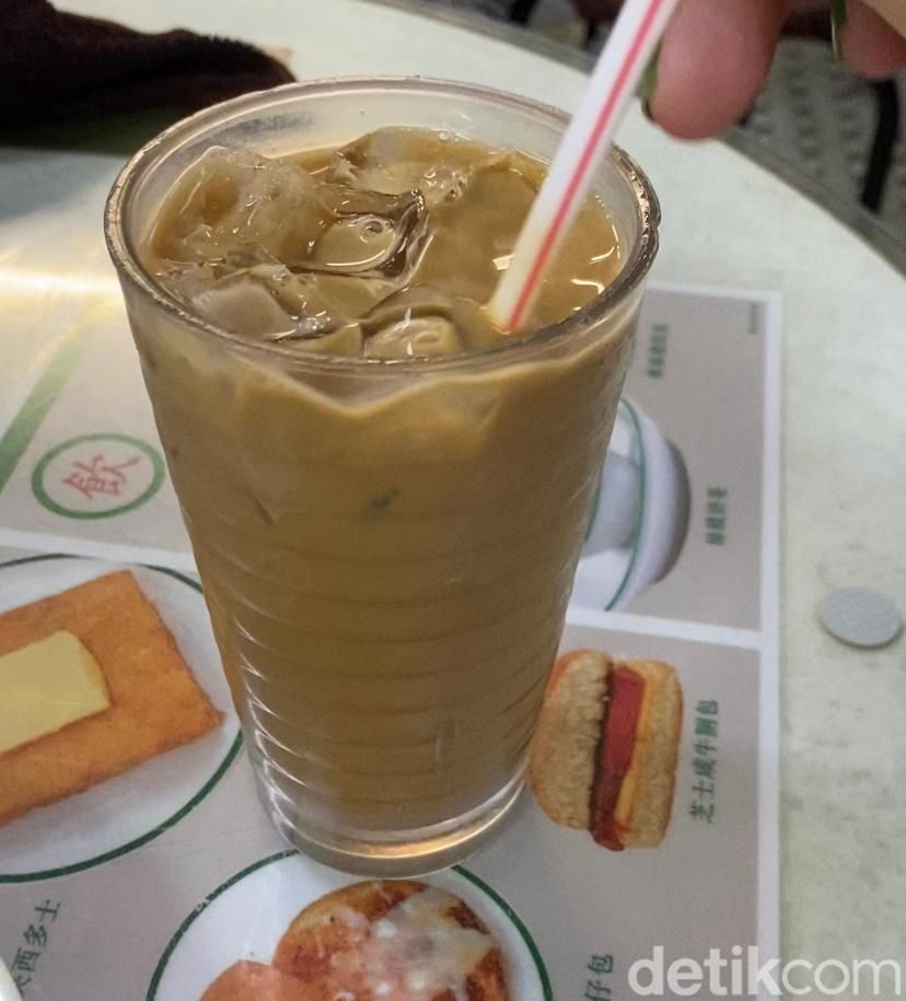 Es Teh Susu dan  French Toast  Legendaris di Kopitiam Tertua di Hong Kong