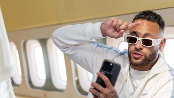 engalaman yang tak terlupakan itu dibagikan ke akun media sosialnya. Ayo pergi ke Riyadh, ujarnya dalam video. Foto: via REUTERS/AL HILAL MEDIA OFFICE