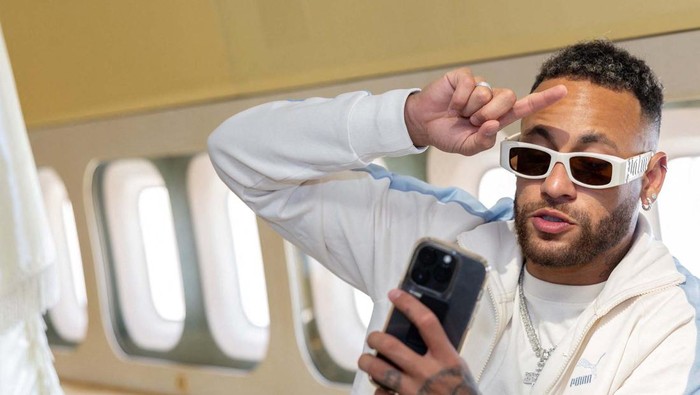 Soccer Football - Neymar leaves Paris on his way to Riyadh after signing for Al Hilal - Paris, France - August 18, 2023
Al Hilals Neymar before departing for Saudi Arabia
Al Hilal Media Office/Handout via REUTERS

ATTENTION EDITORS - THIS IMAGE HAS BEEN SUPPLIED BY A THIRD PARTY. NO RESALES. NO ARCHIVES