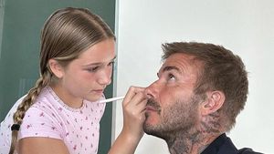 8 Foto Terbaru Harper Beckham yang Makin Cantik, Kini Sering Nonton Bola