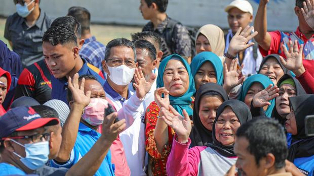 Heru Budi saat menemui warga Rusun Marunda di Jakut (Dokumentasi Humas Pemprov DKI)