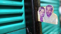 Pekerjaan yang dilakukannya setiap hari yakni mulai dari menjaga, merawat dan membersihkan makam-makam orang yang sudah meninggal.