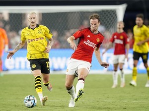 Jonny Evans Resmi Kembali ke MU
