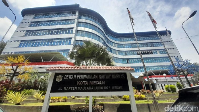 Kantor DPRD Kota Medan. (Foto: Nizar Aldi/detikSumut).