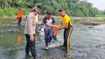 Momen Kapolresta Bogor Kota Bersih-Bersih Ciliwung Bareng Pelajar hingga Guru