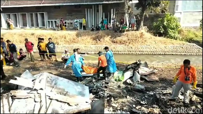 Kebakaran di warung Pasuruan tewaskan seorang karyawan