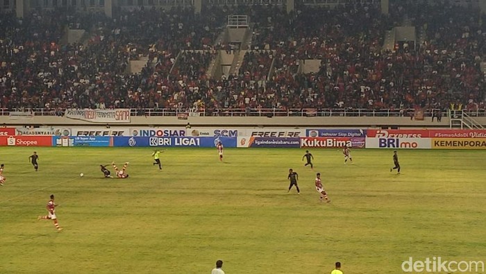 Laga Persis Solo melawan Bali United di Stadion Manahan Solo, Sabtu (19/8/2023).