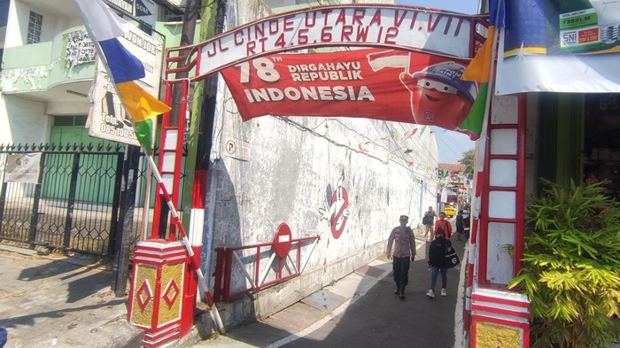 Lokasi gang masuk ke rumah AR.