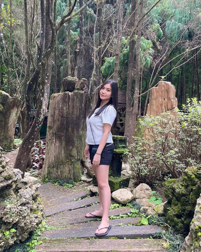 Tidak banyak informasi yang diketahui mengenai Marshella. Namun wanita itu disebut merupakan mahasiswa dari Universitas Universitas Dian Nuswantoro (Udinus). Foto: Instagram @marshellaprilia