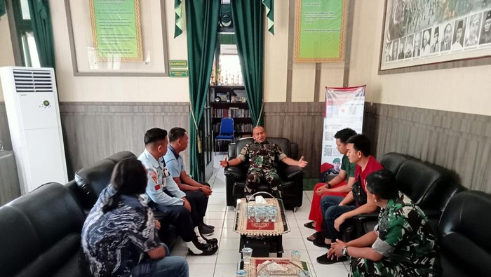 Kesalahanpahaman anggota TNI dengan warga Palembang saat lomba HUT RI berakhir damai.