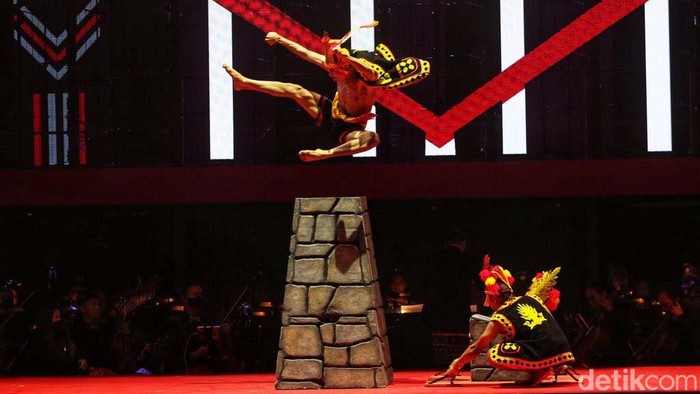 Melihat Pagelaran Sabang Merauke Bertajuk Pahlawan Nusantara Bertepatan dengan perayaan HUT ke-78 RI, pagelaran Sabang Merauke bertajuk Pahlawan Nusantara digelar di JIExpo Theatre, Jakarta, Jumat (19/8). Begini keseruannnya.