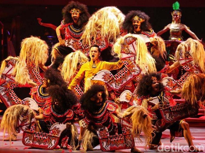 Bertepatan dengan perayaan HUT ke-78 RI, pagelaran Sabang Merauke bertajuk Pahlawan Nusantara digelar di JIExpo Theatre, Jakarta, Jumat (19/8). Begini keseruannnya.