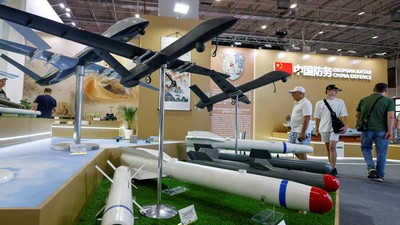 Melihat Pameran Militer Internasional di Rusia