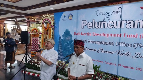 Menteri KPP/Bappenas RI Suharso Monoarva dalam acara peluncuran Bali-Kerthi Development Fund dan Program Management Office di Art Center, Denpasar, Sabtu (19/8/203). (Rizki Setyo Samudero)
