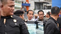 Kunjungan Presiden ke pasar tersebut bertujuan untuk meninjau harga kebutuhan pokok. 