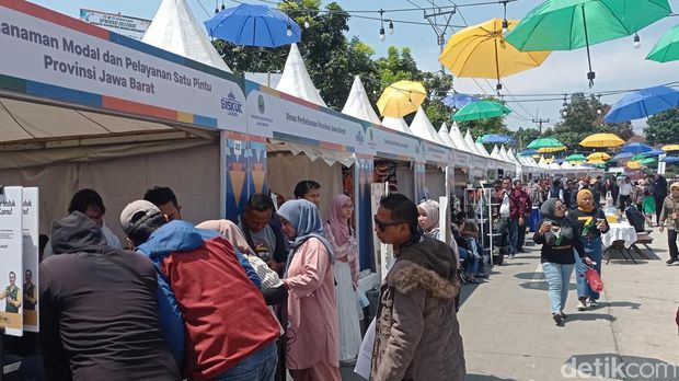 Muharam UKM Terbaik Zilenial (Mumtaz) Festival 2023 dan Temu Bisnis One Pesantren One Product (OPOP) 2023 di Masjid Raya Al Jabbar.