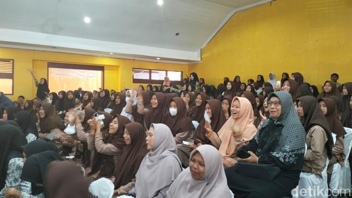 OJK Aceh bersama Lembaga Jasa Keuangan (LJK) menyelenggarakan peringatan Hari Indonesia Menabung (HIM) tahun 2023 di Aceh Tengah. (Agus Setyadi