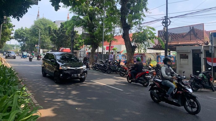 Pemotor lawan arah di Tebet (Mulia/detikcom)