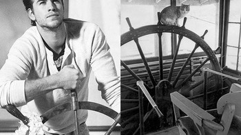 Di atas roda kemudi kapal. Siapa yang lebih ganteng? (Foto: sadanduseless)  