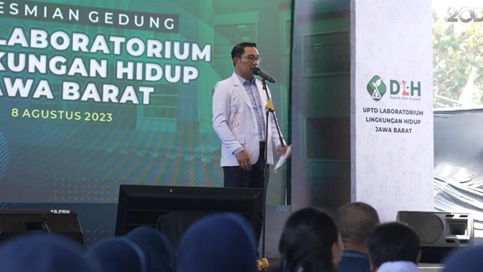 Ridawan Kamil saat peresmian Laboratorium Lingkungan Hidup Jabar