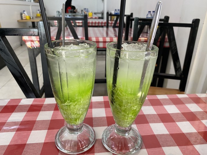 RM Anak Daro RM Anak Daro; rumah makan Padang baru di Gading Serpong yang menunya unik
