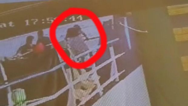 Screenshot video penumpang Kapal Aceh Hebat 2 tujuan Sabang melompat ke laut.  (Istimewa)
