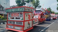 Tak seperti karnaval budaya, karnaval pembangunan ini menampilkan berbagai potensi pembangunan di Klaten. Foto: Achmad Hussein Syauqi/detikJateng
