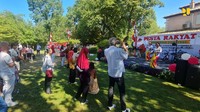 Para pengunjung dihibur dengan penampilan musik, seni dan tari yang dibawakan oleh WNI di Jenewa. 