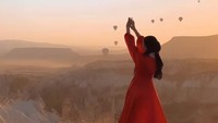 Sang suami sering meningalkan komentar dalam pesan di Instagram milik Danisa. Foto: instagram danisa Khairiyah