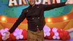 El Rumi Tak Gengsi Kulineran Kaki Lima, Makan Sate hingga Soto