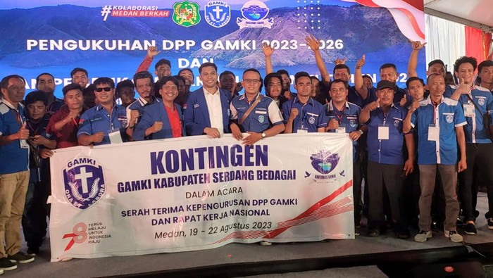 GAMKI Siap Wujudkan Indonesia Emas Presiden Jokowi menghadiri Rakernas dan pengukuhan DPP GAMKI di Medan, Sumatera Utara. GAMKI siap wujudkan Indonesia Emas.
