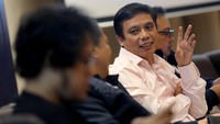 Adapun 6 inisiatif strategis tersebut meliputi, sentralisasi proses kredit konsumer dan komersial, sentralisasi proses operasional ke wilayah dan kantor pusat, optimalisasi kantor cabang pembantu (KCP) yang tidak produktif, implementasi sales center yang fokus pada penjualan KPR emerging affluent, implementasi KCP UMKM serta implementasi pengembangan BTN Mobile dan Digital Mortgage Ecosystem.
