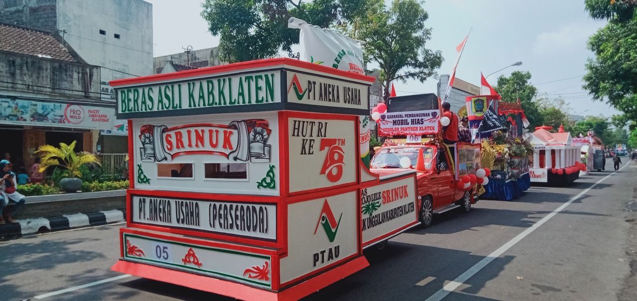 Ikon pembangunan Klaten ikut karnaval pembangunan 2023.