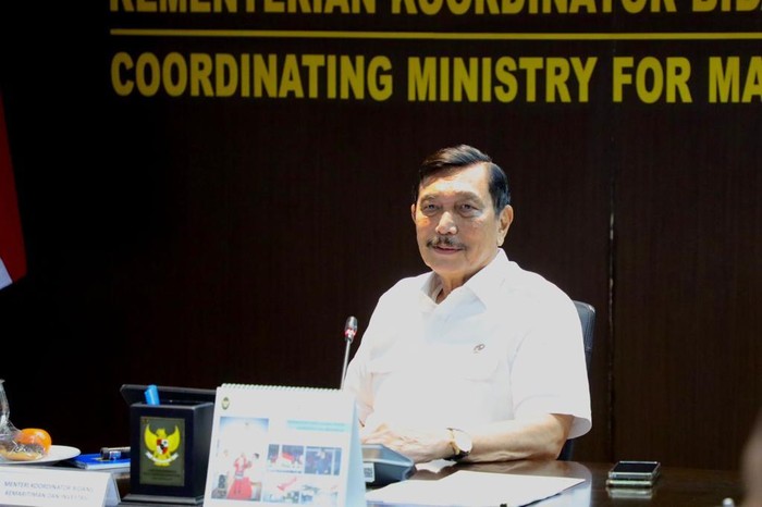 Menko Marves Luhut Binsar Pandjaitan di rapat soal polusi udara. (dok Kemenko Marves)