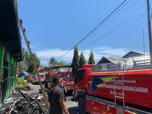 Duduk Perkara Mobil Damkar Majene Disandera Warga