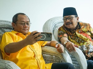 Pakde Karwo Turun Gunung Dampingi Sarmuji Menangkan Golkar Jatim