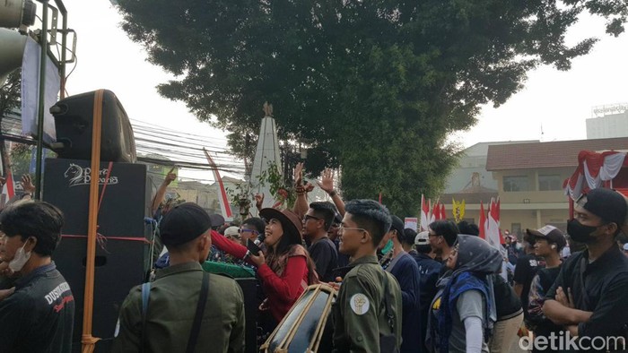 Pawai warga Desa Hegarmanah, Jatinangor, Sumedang Pawai warga Desa Hegarmanah, Jatinangor, Sumedang