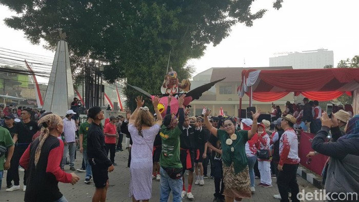 Pawai warga Desa Hegarmanah, Jatinangor, Sumedang Pawai warga Desa Hegarmanah, Jatinangor, Sumedang