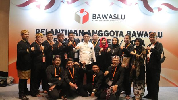 Pelantikan anggota Bawaslu se-Indonesia