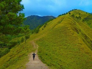 Indahnya Bukit Siadtaratas Dairi, Cocok Buat Lokasi Kamping