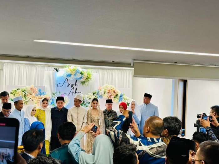 Potret Pernikahan Sederhana Putri Andre Rosiade dan PratamaΒ Arhan (Istimewa) Potret Pernikahan Sederhana Putri Andre Rosiade dan PratamaΒ Arhan (Istimewa)