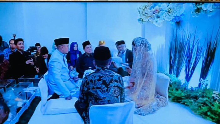 Potret Pernikahan Sederhana Putri Andre Rosiade dan PratamaΒ Arhan (Istimewa) Potret Pernikahan Sederhana Putri Andre Rosiade dan PratamaΒ Arhan (Istimewa)