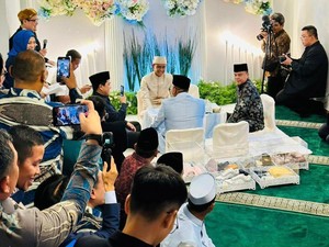 Jadi Saksi Nikah, Erick Thohir Doakan Azizah dan Pratama Arhan Langgeng