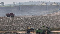 Presiden Joko Widodo akan meresmikan waduk yang mampu menampung 207 juta meter kubik air itu pada Desember 2023 mendatang.  